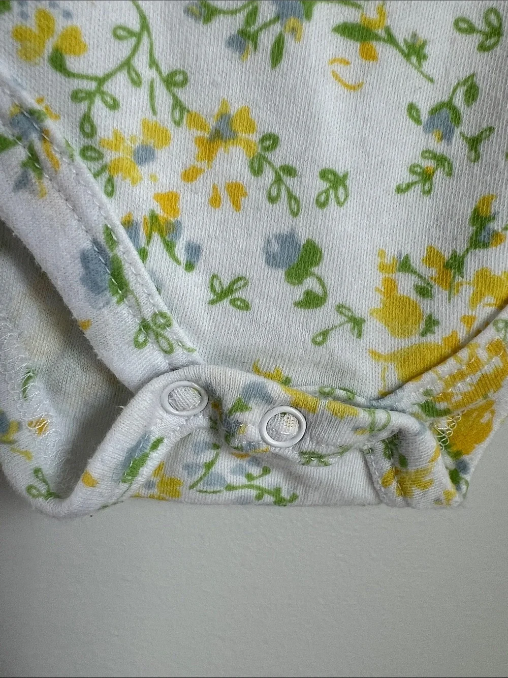 Laura Ashley | White and Yellow Floral Baby Onesie Bodysuit Size 3-6 Months